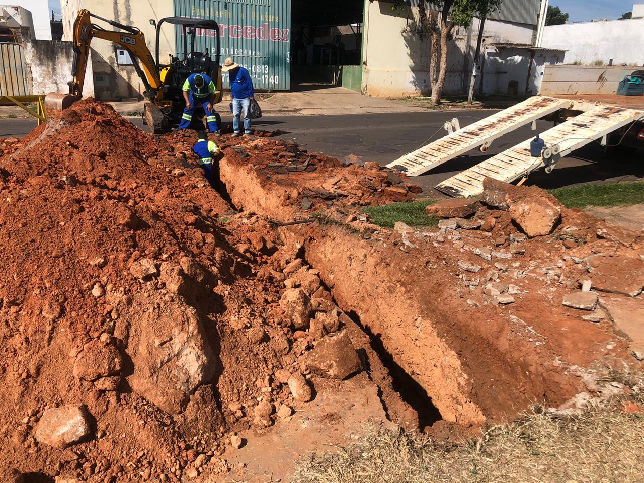 Prefeitura de Adamantina executa obra secundária no Parque dos Pioneiros